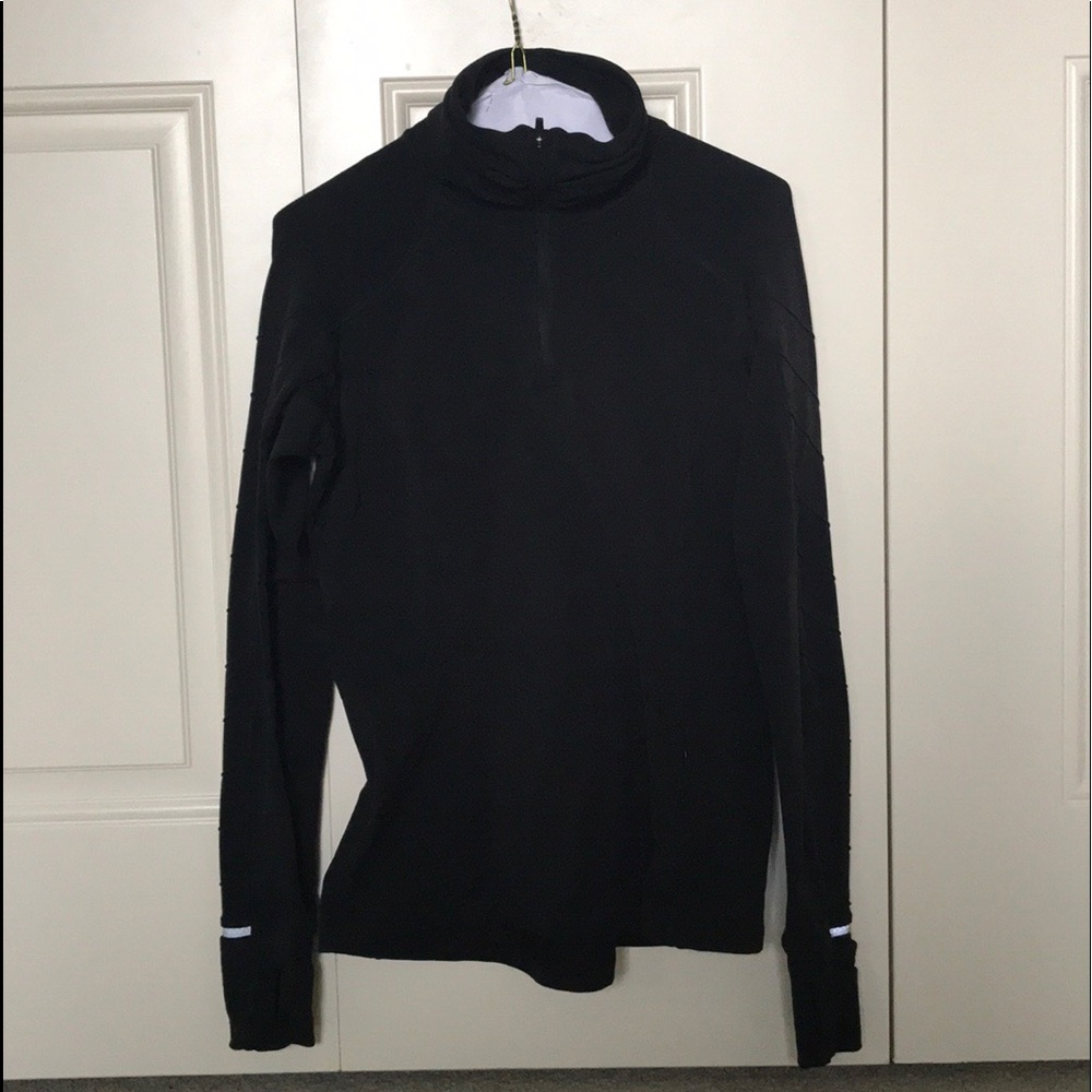 black lululemon 1/4 zip